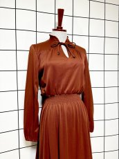 画像3: 首元フリルリボン UNIONMADE 無地 ウエストゴム レトロ USA古着 ヴィンテージワンピース (3)