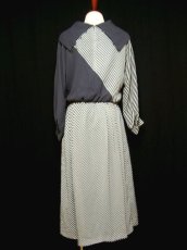 画像4: ヨーロッパ古着　大きな襟がPOINT!!!　ストライプ　ヴィンテージドレス (4)
