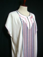 画像2: ヨーロッパ古着×綺麗なピンクやホワイト色の繊細な刺繍×ガーリーで大人可愛いワンピース (2)