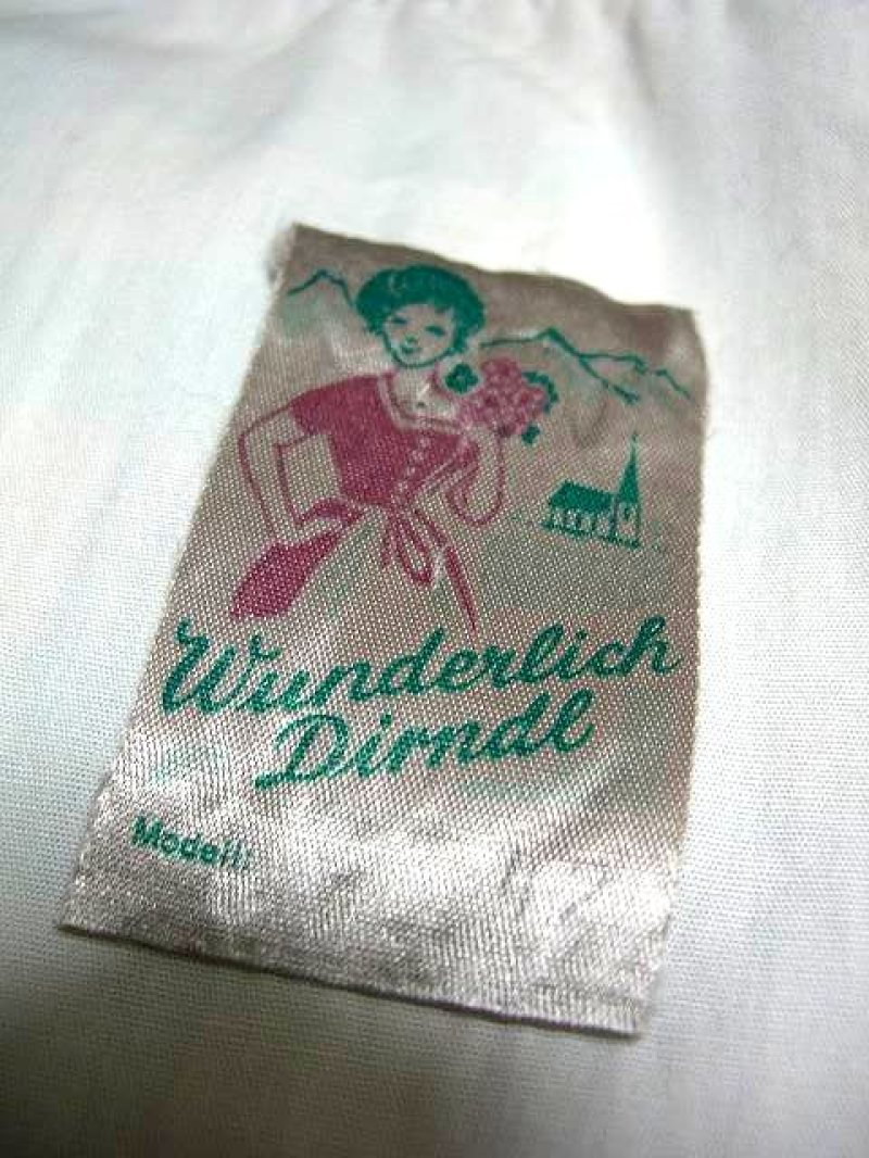 画像3: 刺繍×ガーリーなチェック柄 赤×紺 ディアンドル チロルワンピース ドイツ民族衣装 舞台 演奏会 フォークダンス オクトーバーフェスト 【1112】