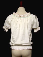 画像3: ハンドメイドのフラワー刺繍がとっても可愛い ヨーロッパ古着 半袖スモックブラウス【1048】 (3)