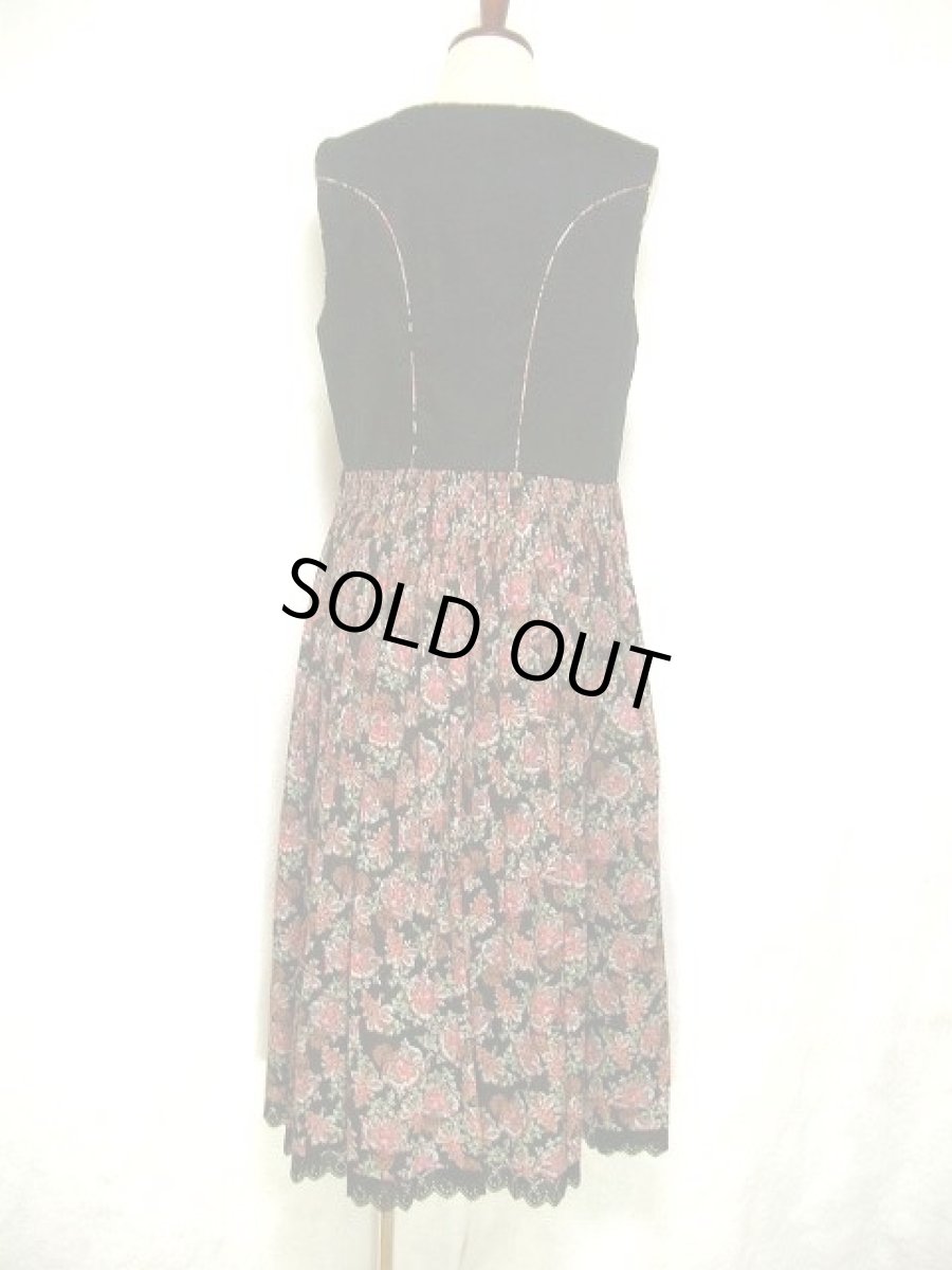 画像3: 花柄切替しデザイン アンティークボタンも素敵 大人っぽいの雰囲気 黒 　ディアンドル チロルワンピース ドイツ民族衣装 舞台 演奏会 フォークダンス オクトーバーフェスト 【1254】 (3)