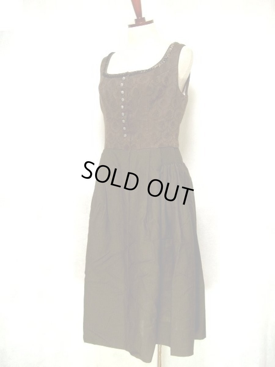 画像2: ベロアの首回り編み模様×フラワー模様が素敵 切替しデザイン ブラウン ディアンドル チロルワンピース ドイツ民族衣装 舞台 演奏会 フォークダンス オクトーバーフェスト 【1308】 (2)