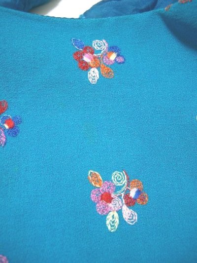 画像1: ヨーロッパ古着　お花刺繍が可愛い　レトロメルヘンなフリルワンピース