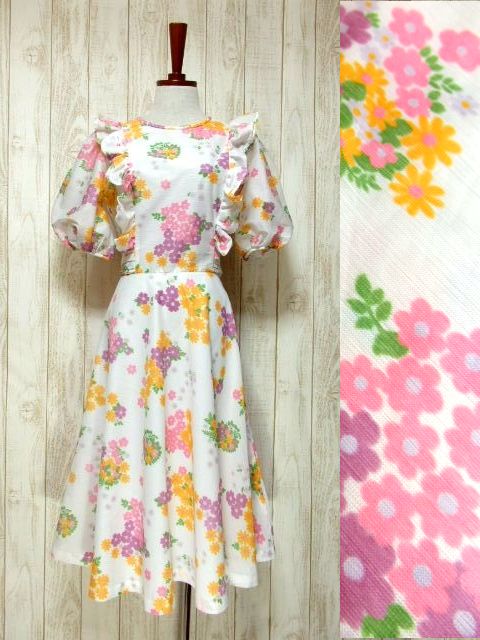 新商品レトロポップワンピース・刺繍入りブラウス他合計3点UP♪