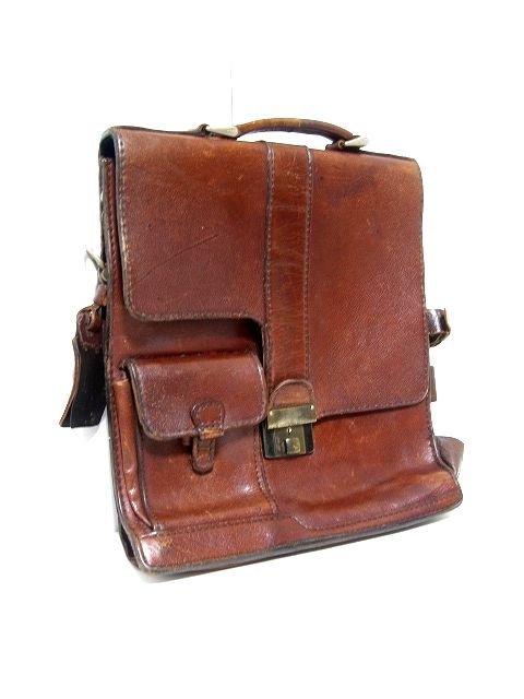 お待たせ致しましたぁ！！新商品 パンプス2点　スニーカー1点　シューズ1点　手提げバック3点　ボストンバック1点　ショルダーバック1点　ビーズバック1点　合計10点　UPしましたぁ！！