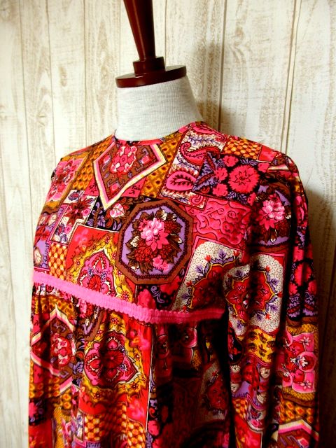 東京都千代田区 USA Vintage 60s 70s FLORAL TRUNK レトロ サイケ